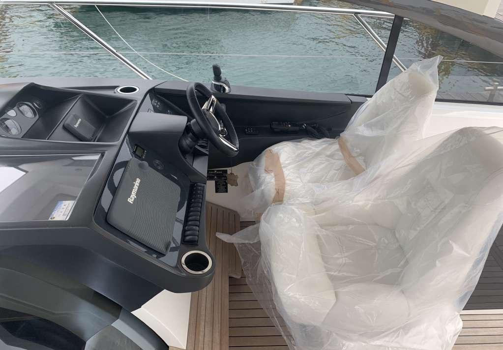 Princess V39, image 5