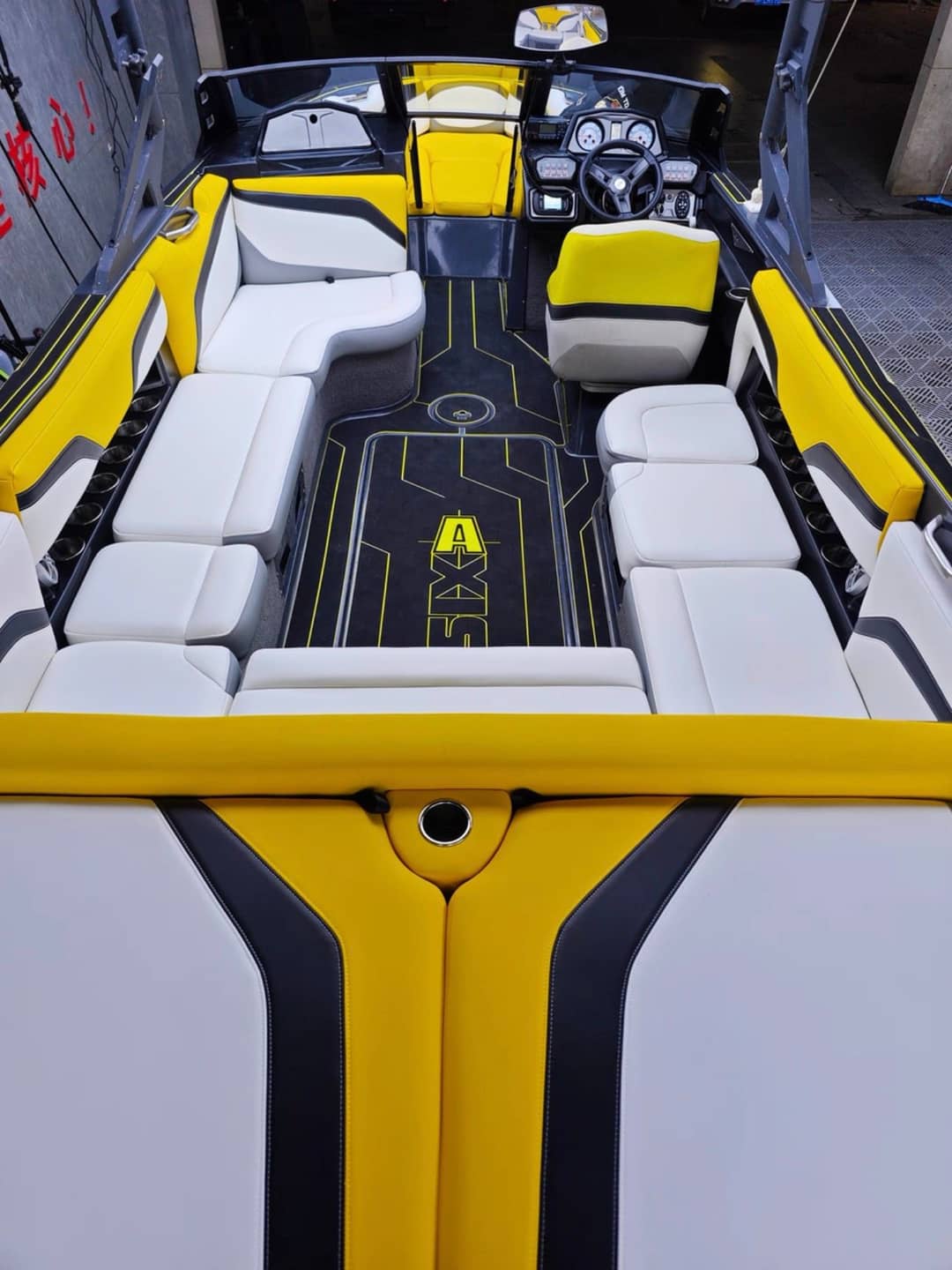 Malibu Axis T23, 2017. Listing image