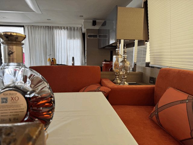 Prestige 560, image 3