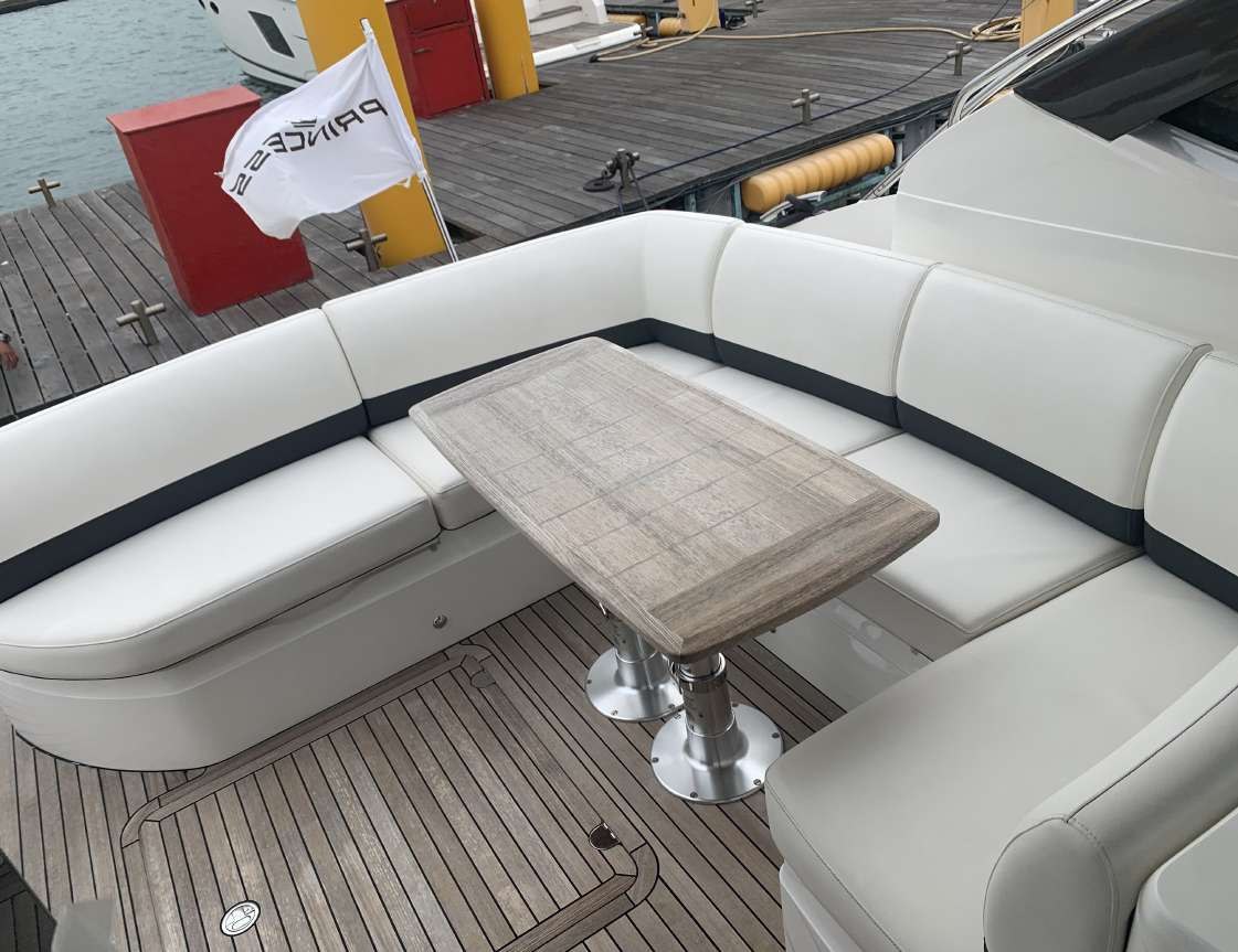 Princess V39, image 3