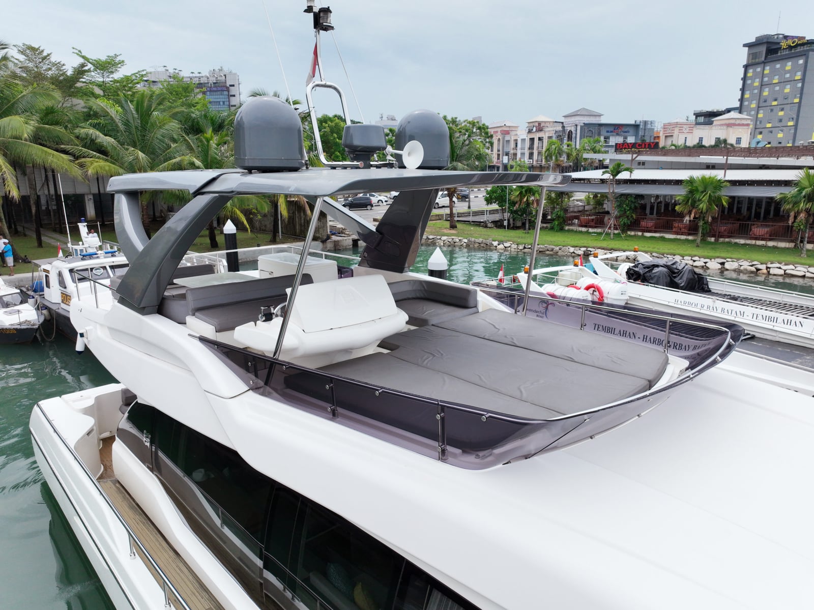 Ferretti 700, кадр 4