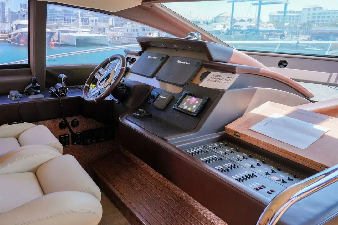 Azimut 70, кадр 5