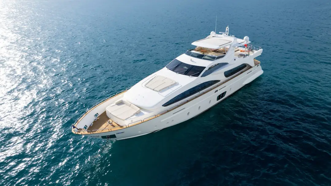 Azimut 105, кадр 3