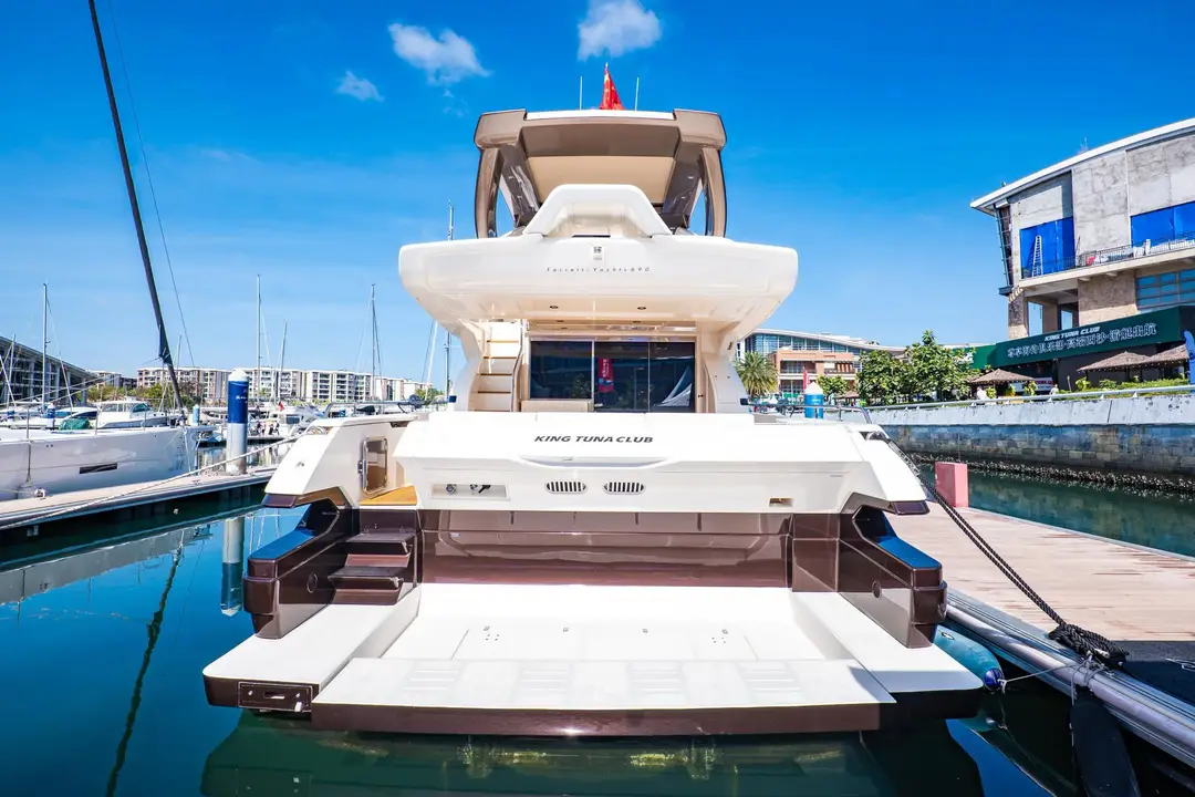 Ferretti 690, кадр 2