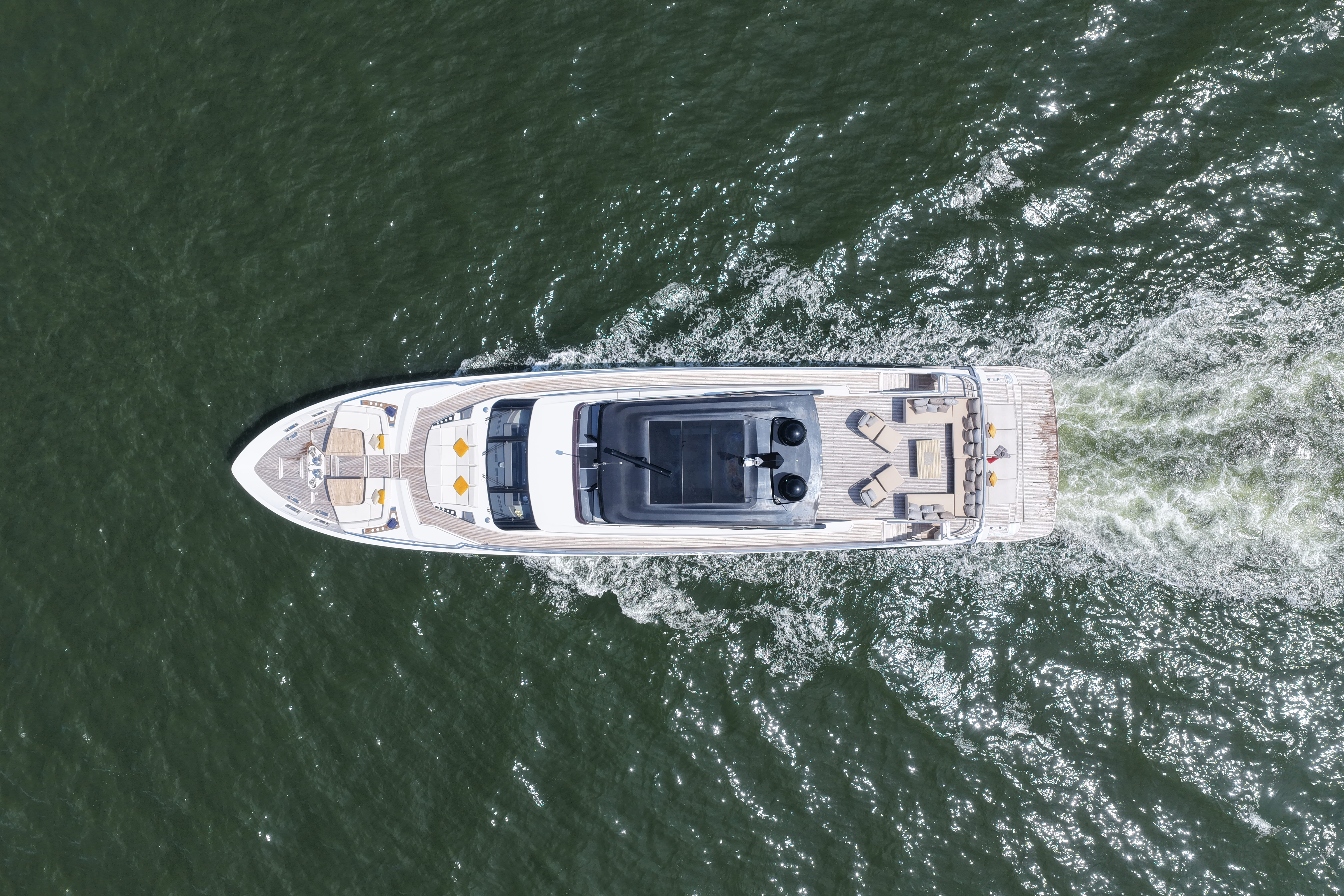 Ferretti 1000, кадр 6