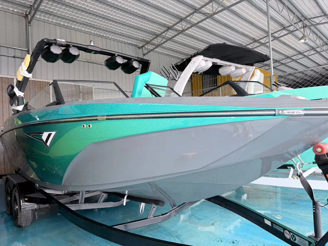 Tige Boats Z3, кадр 2