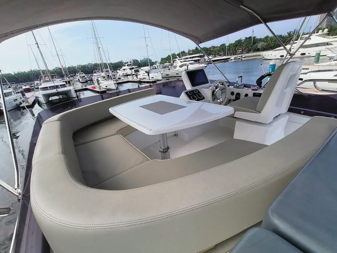 Azimut Magellano 43, кадр 6