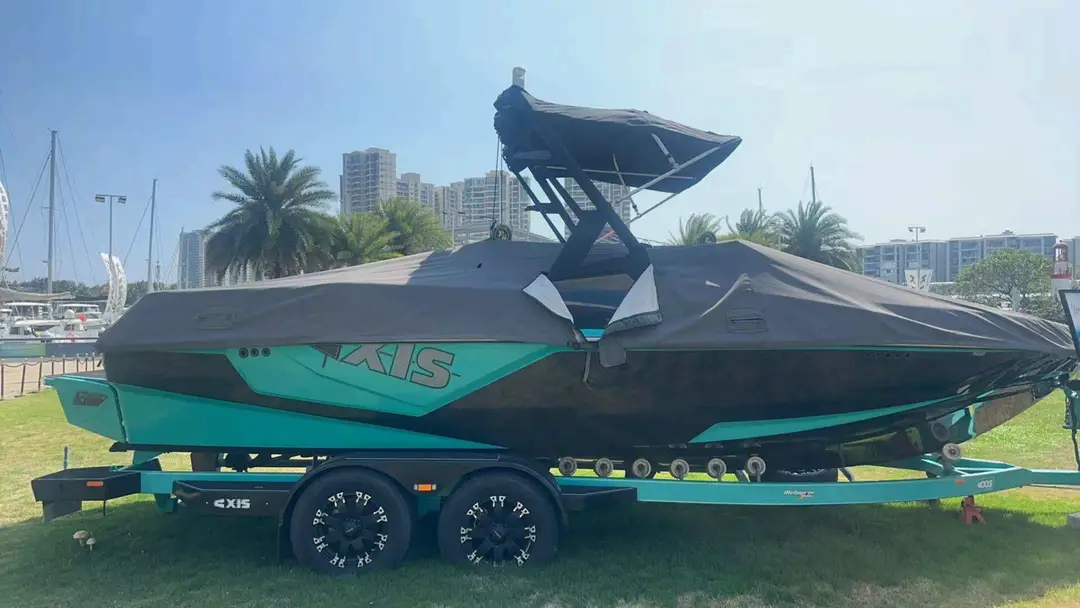 Malibu Axis T22, кадр 3