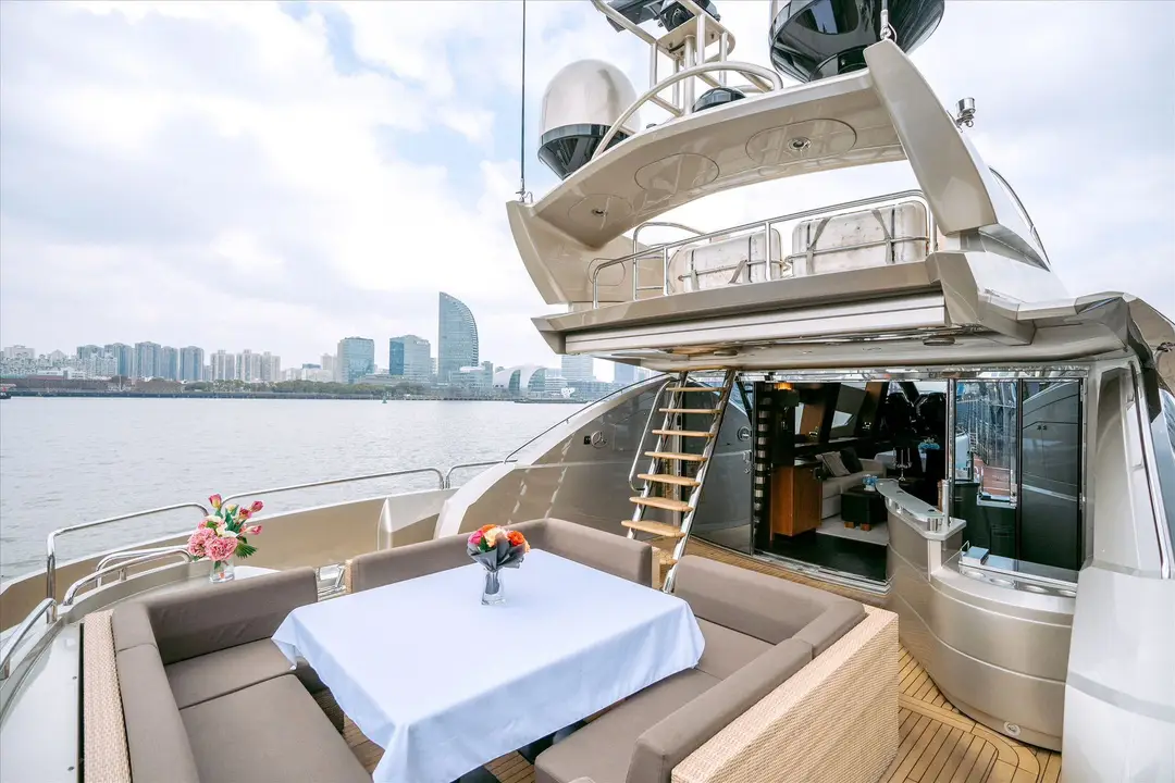 Sunseeker 108, кадр 6