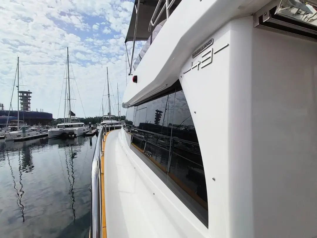 Azimut Magellano 43, кадр 2