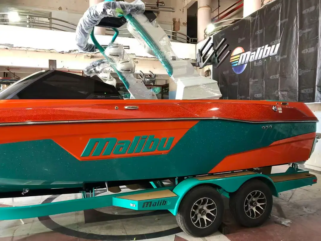 Malibu 23 LSV, 2022. 