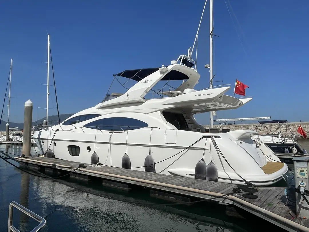 Azimut 68, кадр 2