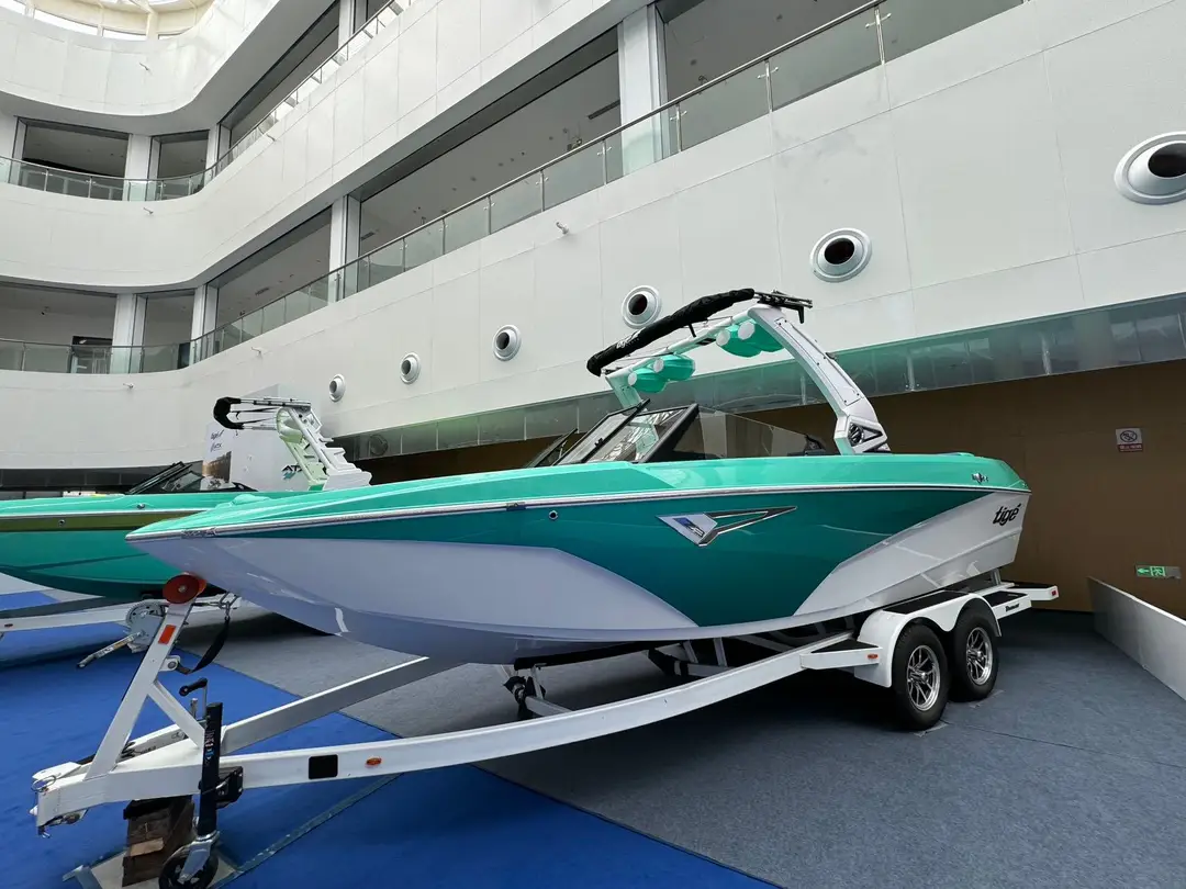 Tige Boats Z3, кадр 2