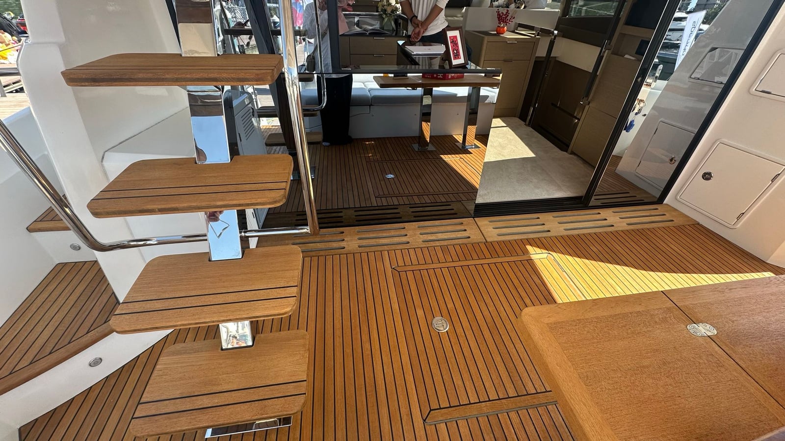 Prestige 590, кадр 4