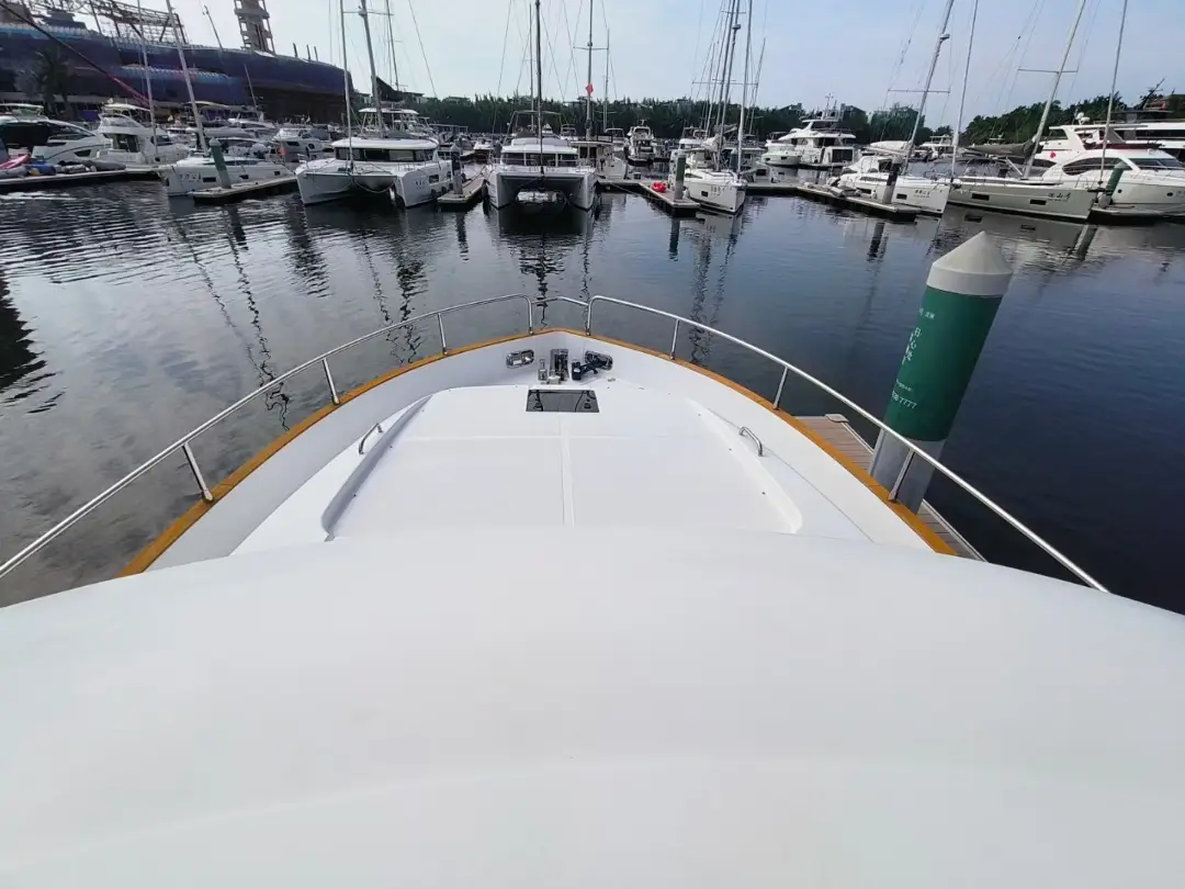 Azimut Magellano 43, кадр 4