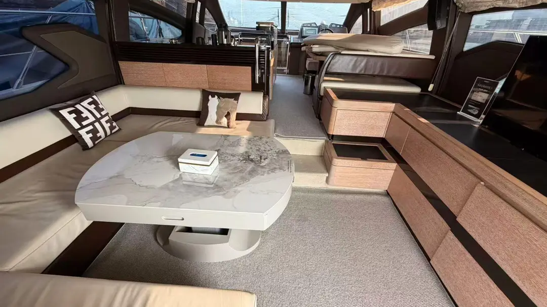 Azimut 64, кадр 2