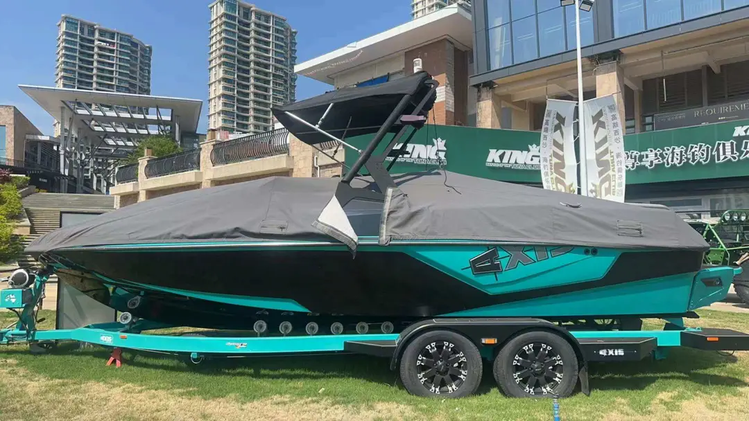 Malibu Axis T22, кадр 2