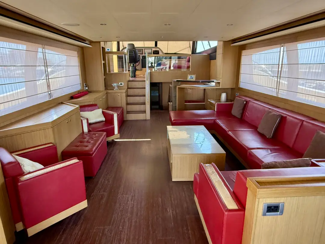 Ferretti 840, кадр 3