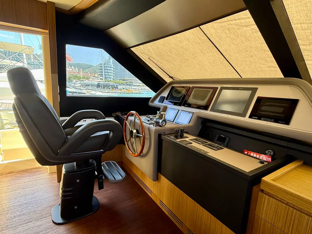 Ferretti 840, кадр 6
