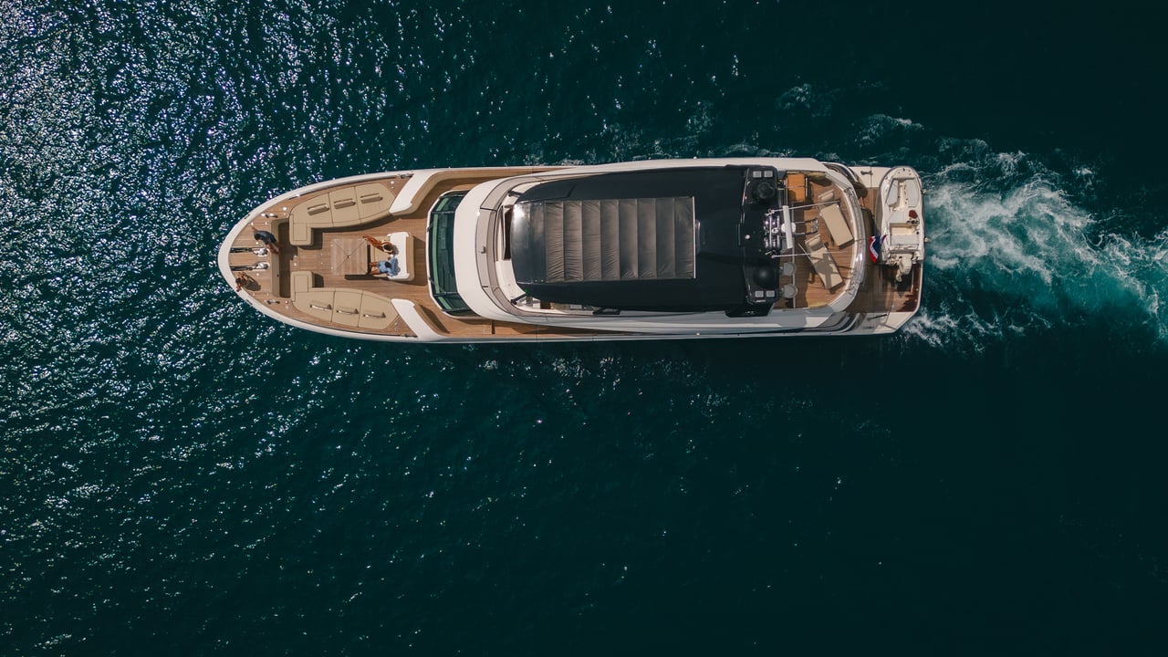 Monte Carlo Yachts 86, кадр 5