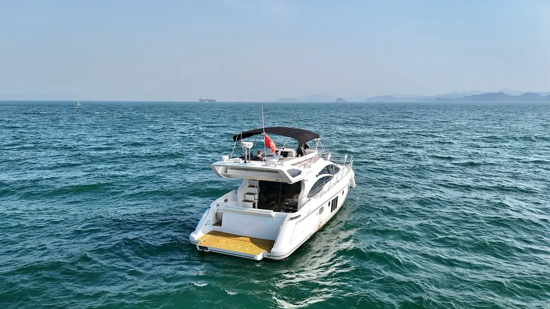 Azimut 48, кадр 5