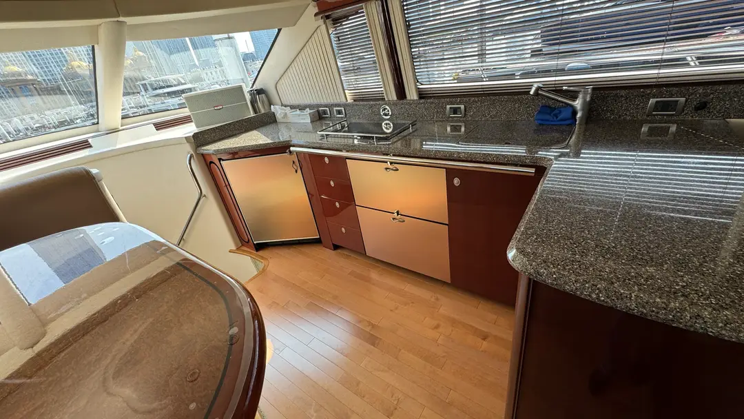 Sea Ray 58 Sedan Bridge, кадр 3