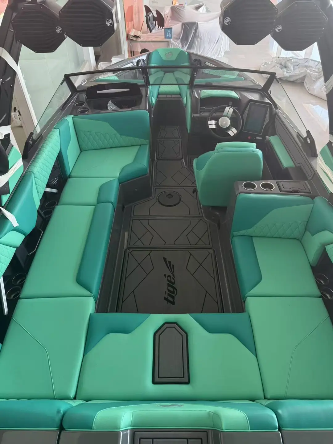 Tige Boats Z3, кадр 3