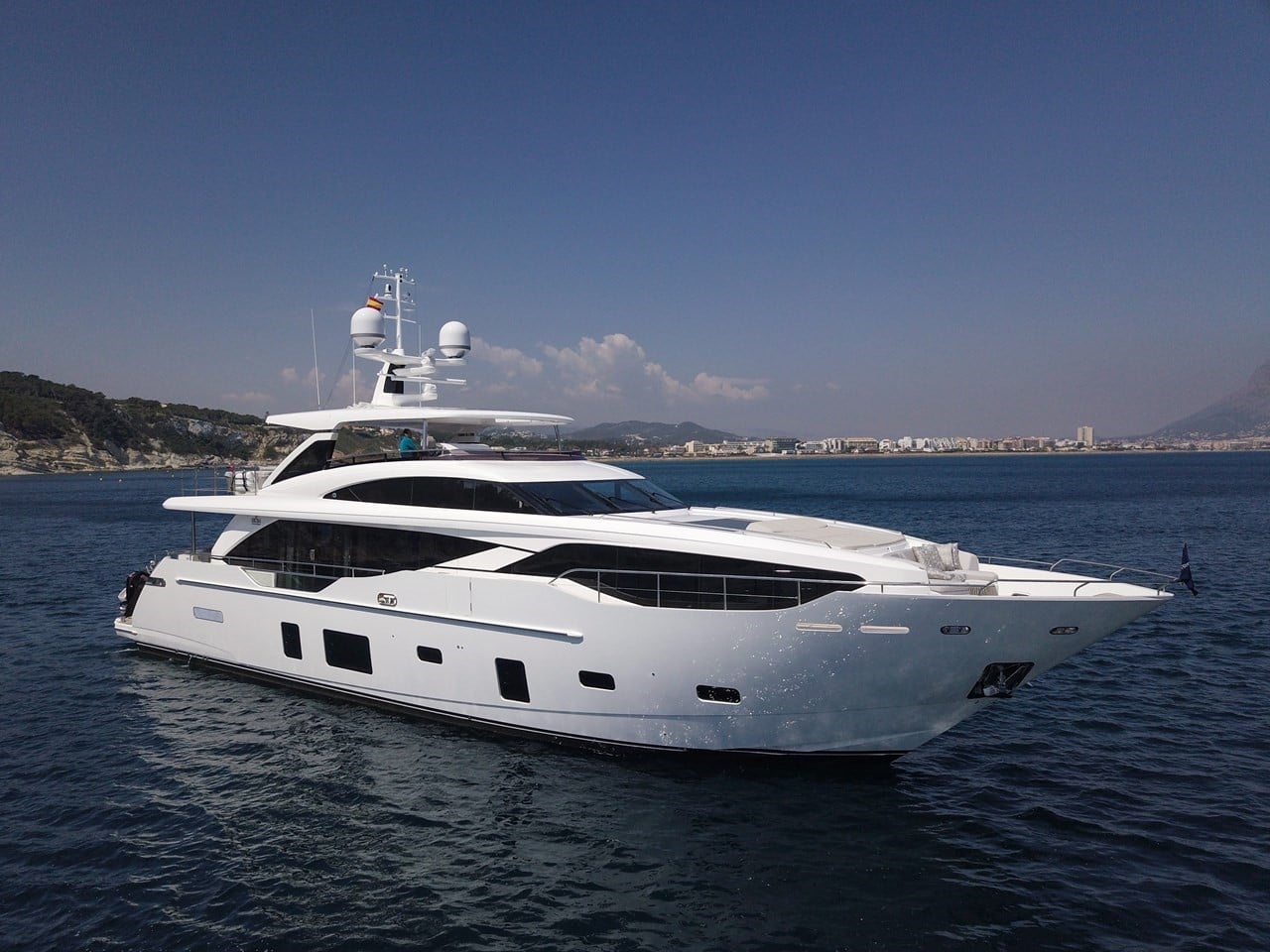 Princess 30M, кадр 2