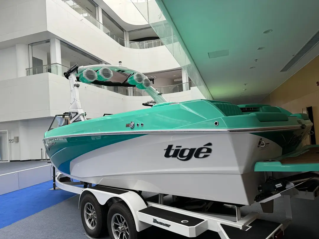 Tige Boats Z3, кадр 3