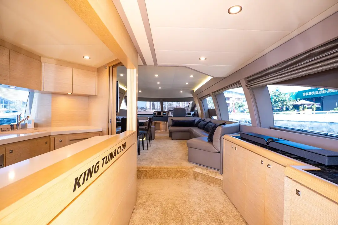 Ferretti 690, кадр 6