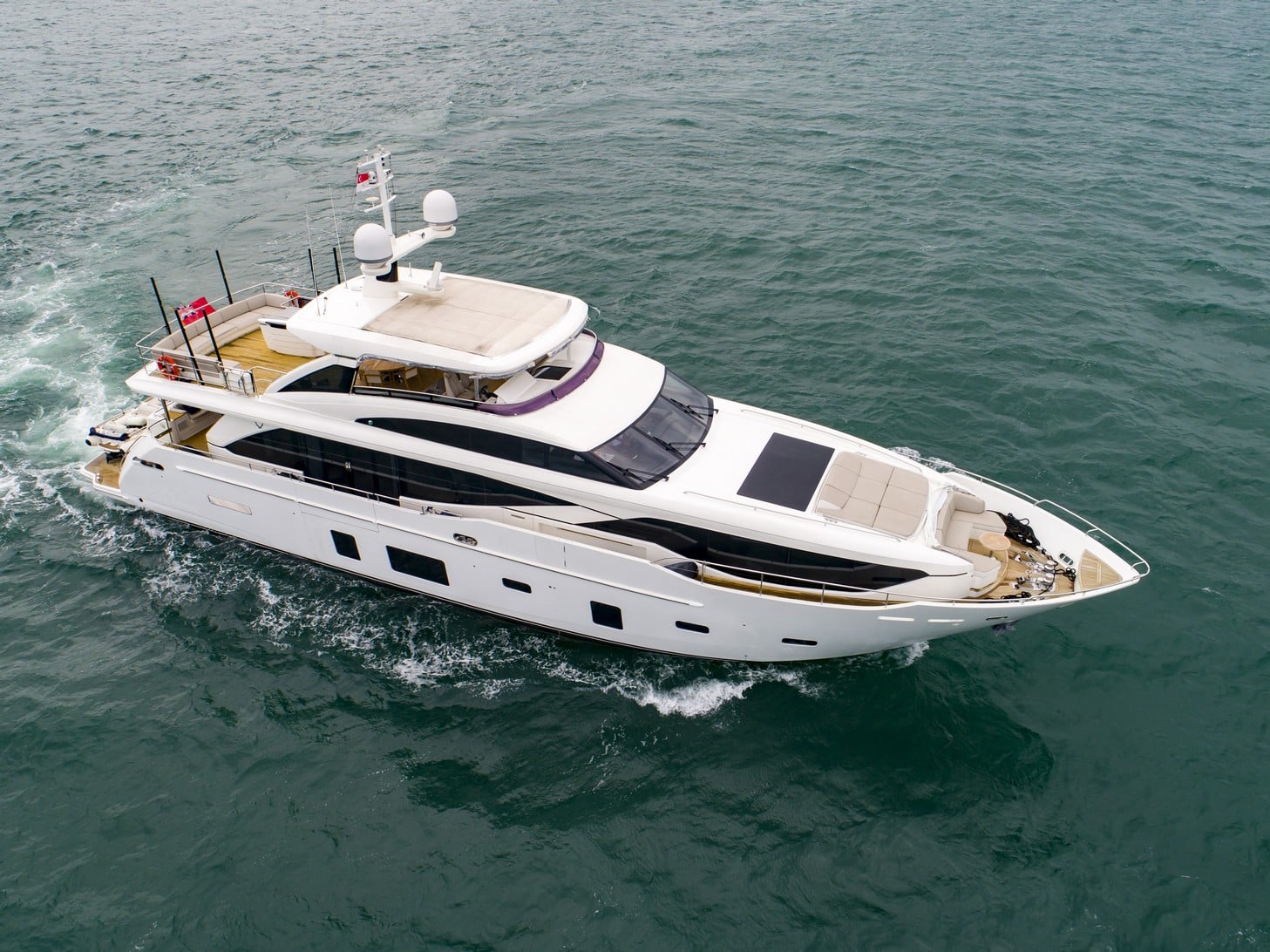 Princess 30M, кадр 2