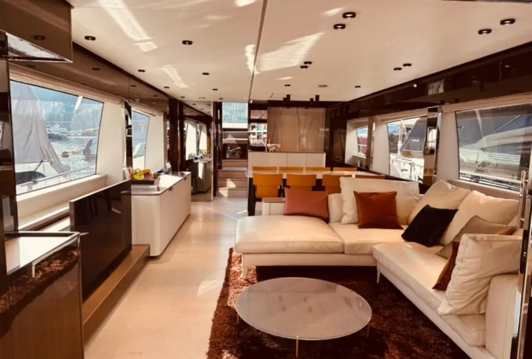 Ferretti 780, кадр 2