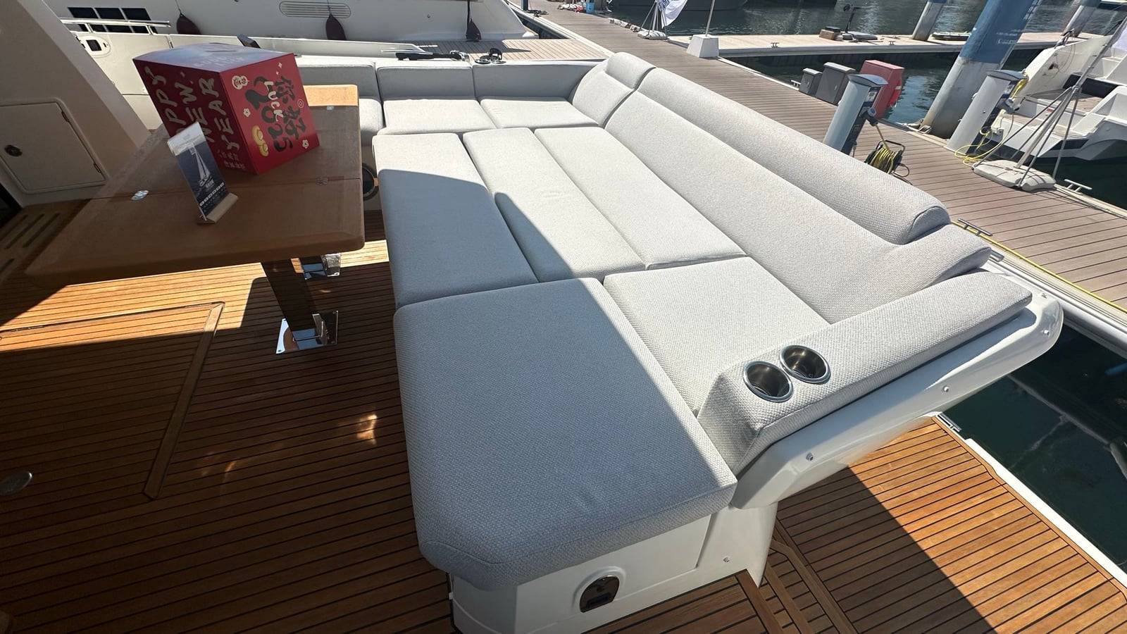 Prestige 590, кадр 3