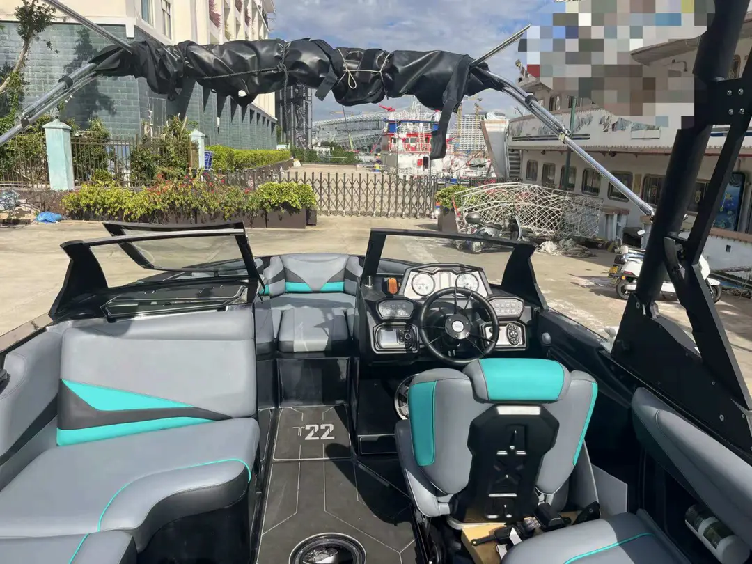 Malibu Axis T22, кадр 4