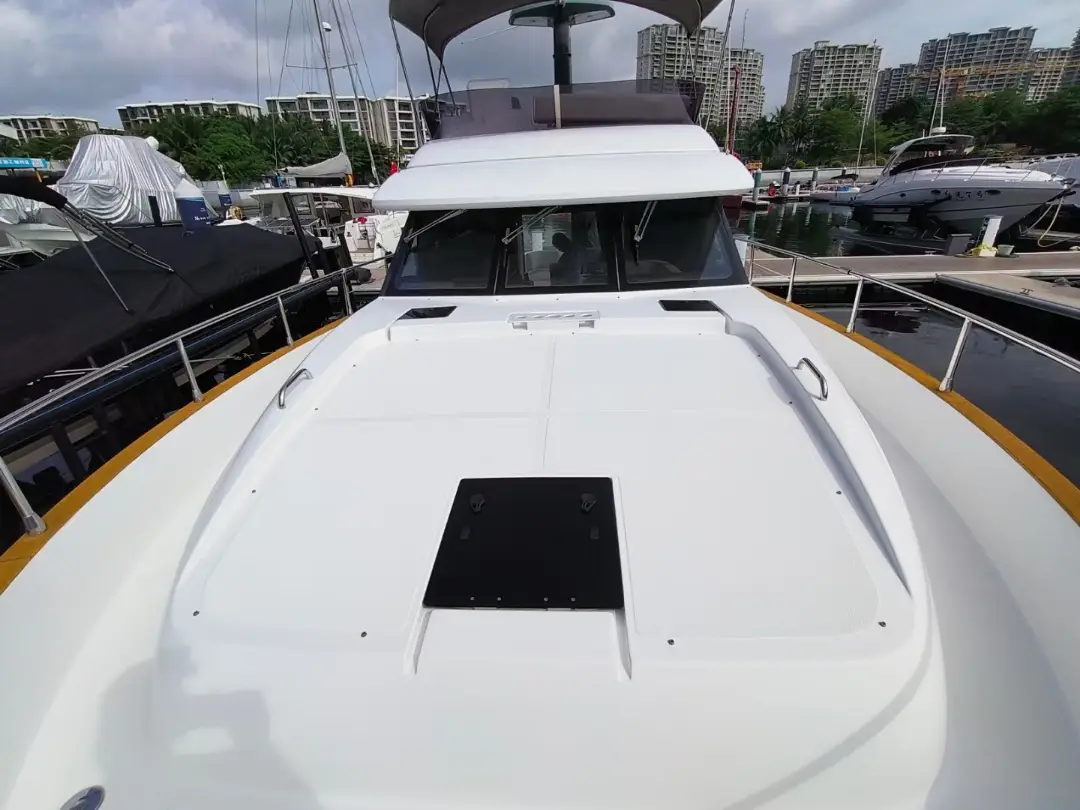 Azimut Magellano 43, кадр 3