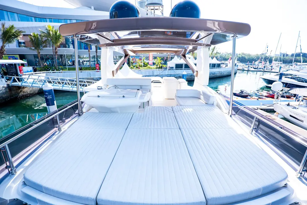 Ferretti 690, кадр 3