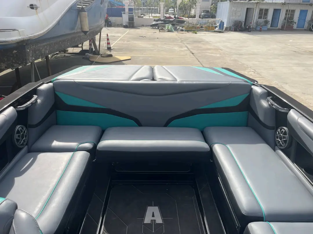 Malibu Axis T22, кадр 5