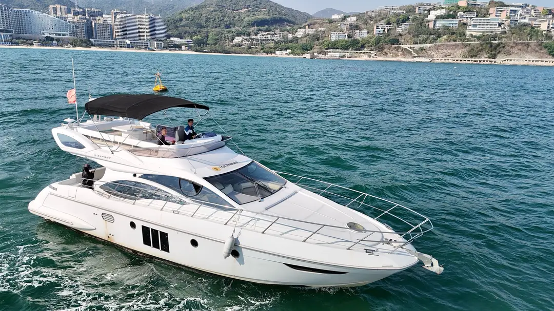 Azimut 48, кадр 2