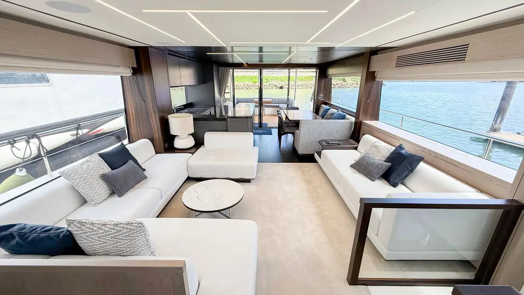 Sunseeker 76, кадр 3