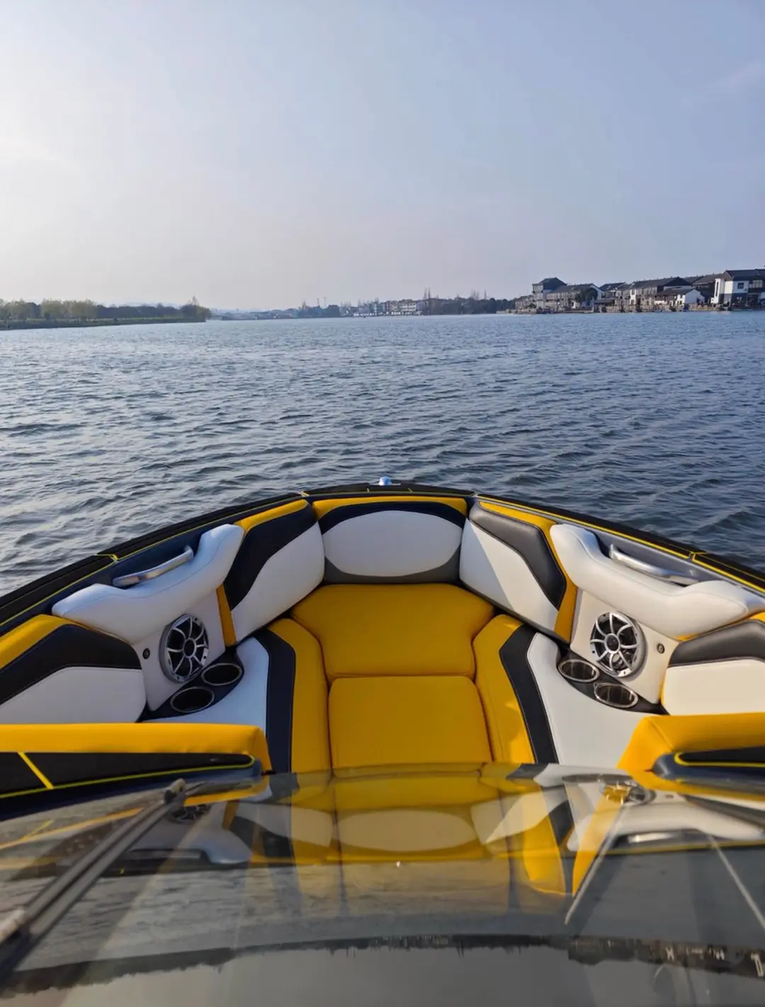 Malibu Axis T23, кадр 5