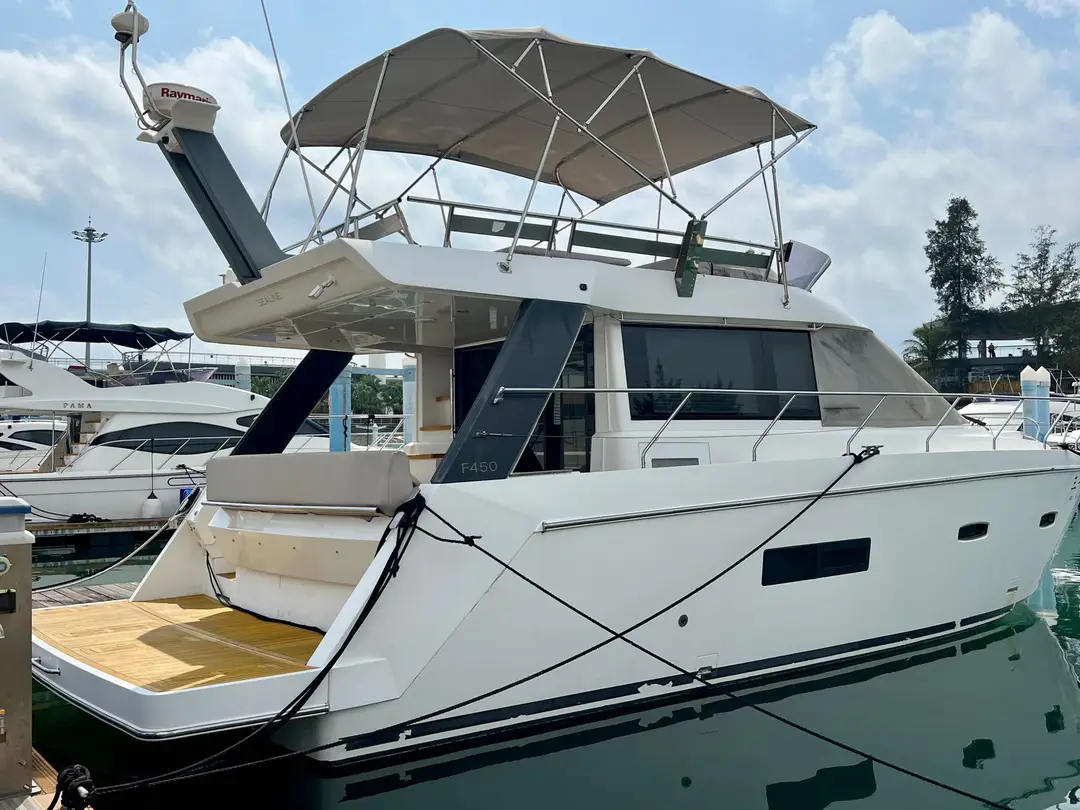 Sealine 45, кадр 2