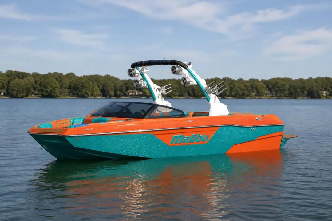 Malibu 23 LSV, кадр 2